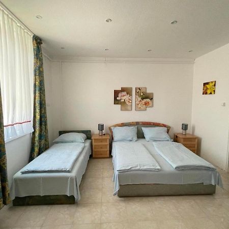 בלטונללה Lelle Centrum Vendeghaz מראה חיצוני תמונה